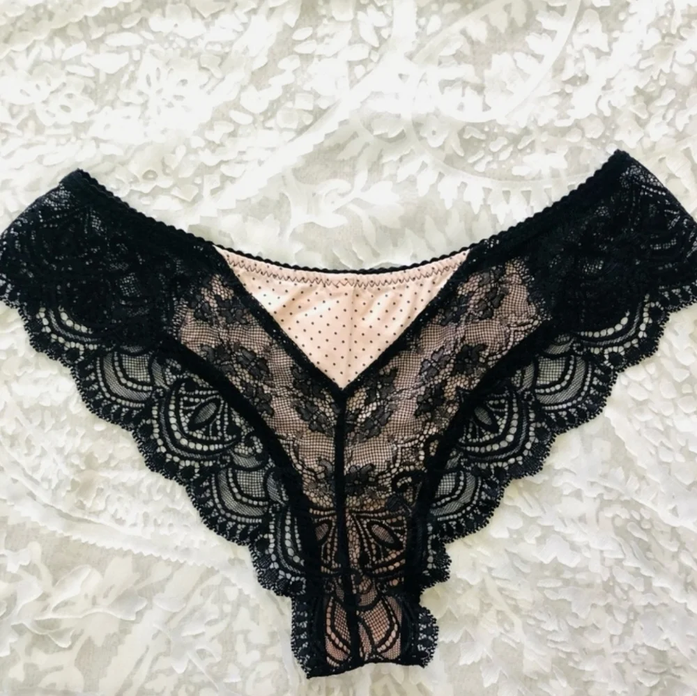 Kleo ✨️ Elegant Lace Lingerie Set in Pink and Black